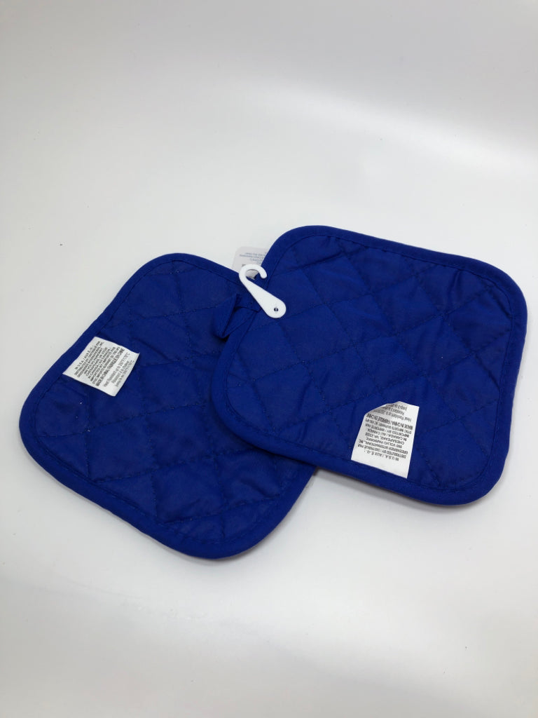 NWT 2PC JOY POT HOLDERS.