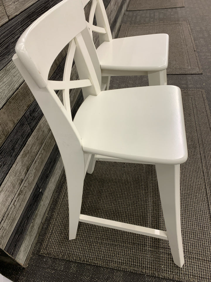 2PC WHITE WOODEN CHILDS CHAIR W/LONG LEGS.