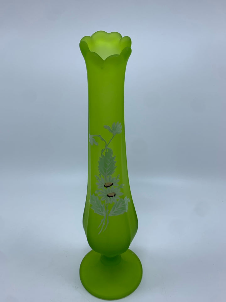 VTG GREEN MIST DAISY PAINTED BUD-VASE.