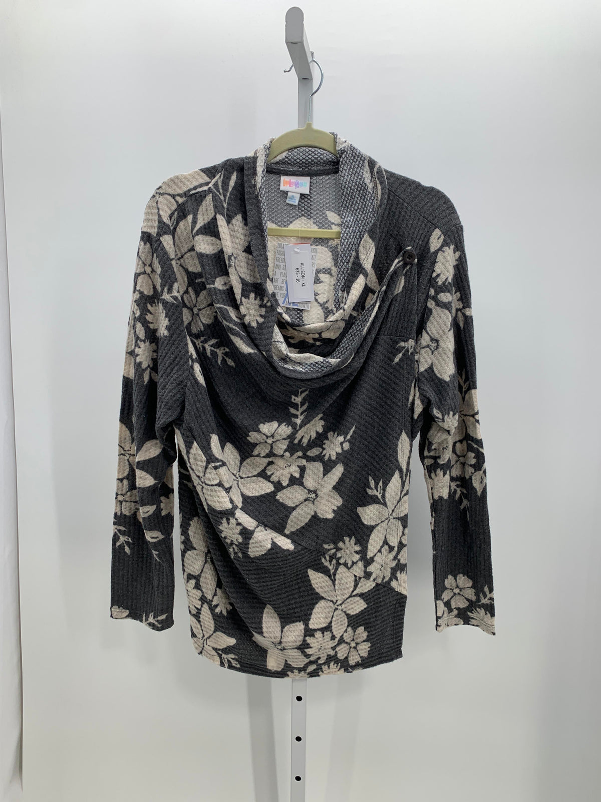 Lularoe Size Extra Large Misses Long Sleeve Shirt