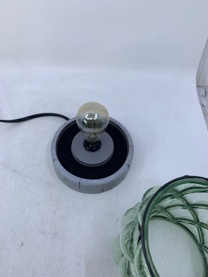 LIGHT UP LAMP WAX WARMER GREEN BUBBLE GLASS W/ METAL CAGE.