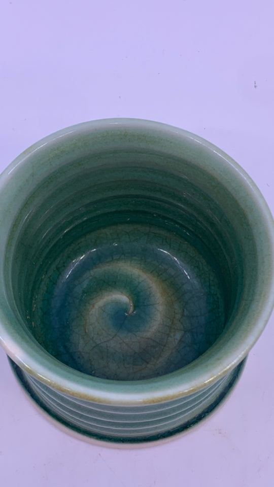CERAMIC GREEN POTTERY RIBBED MUG.