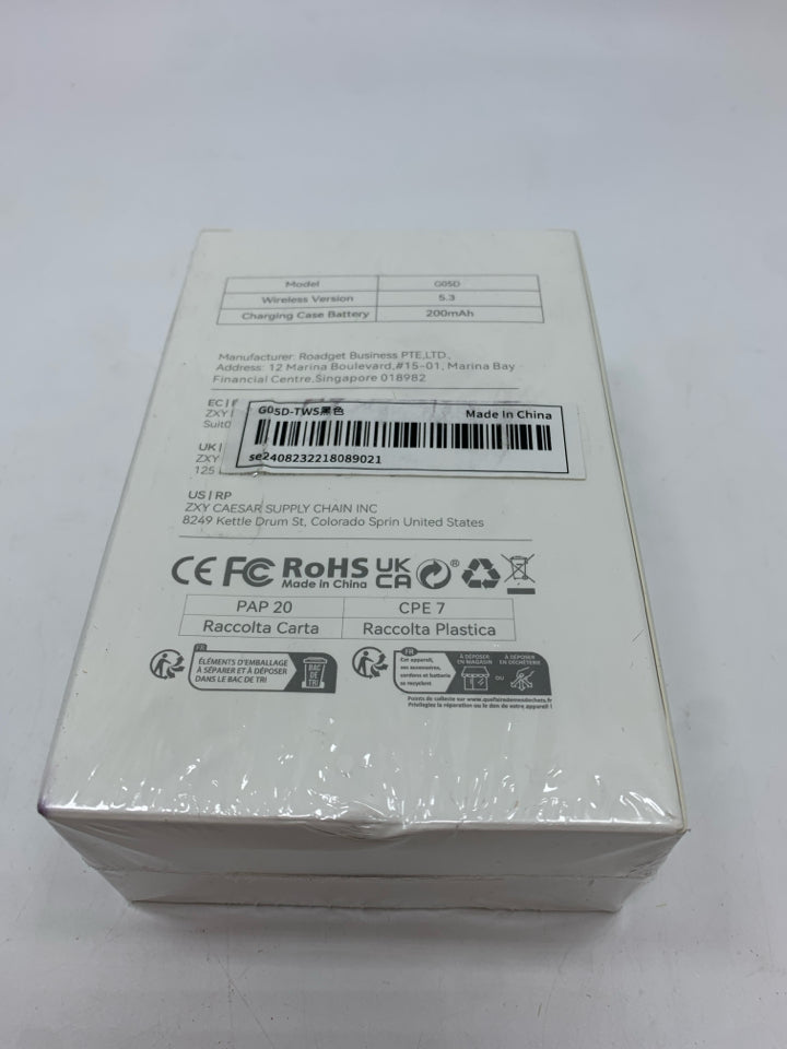 NIB JMMO WIRELESS BEAR EARBUDS.