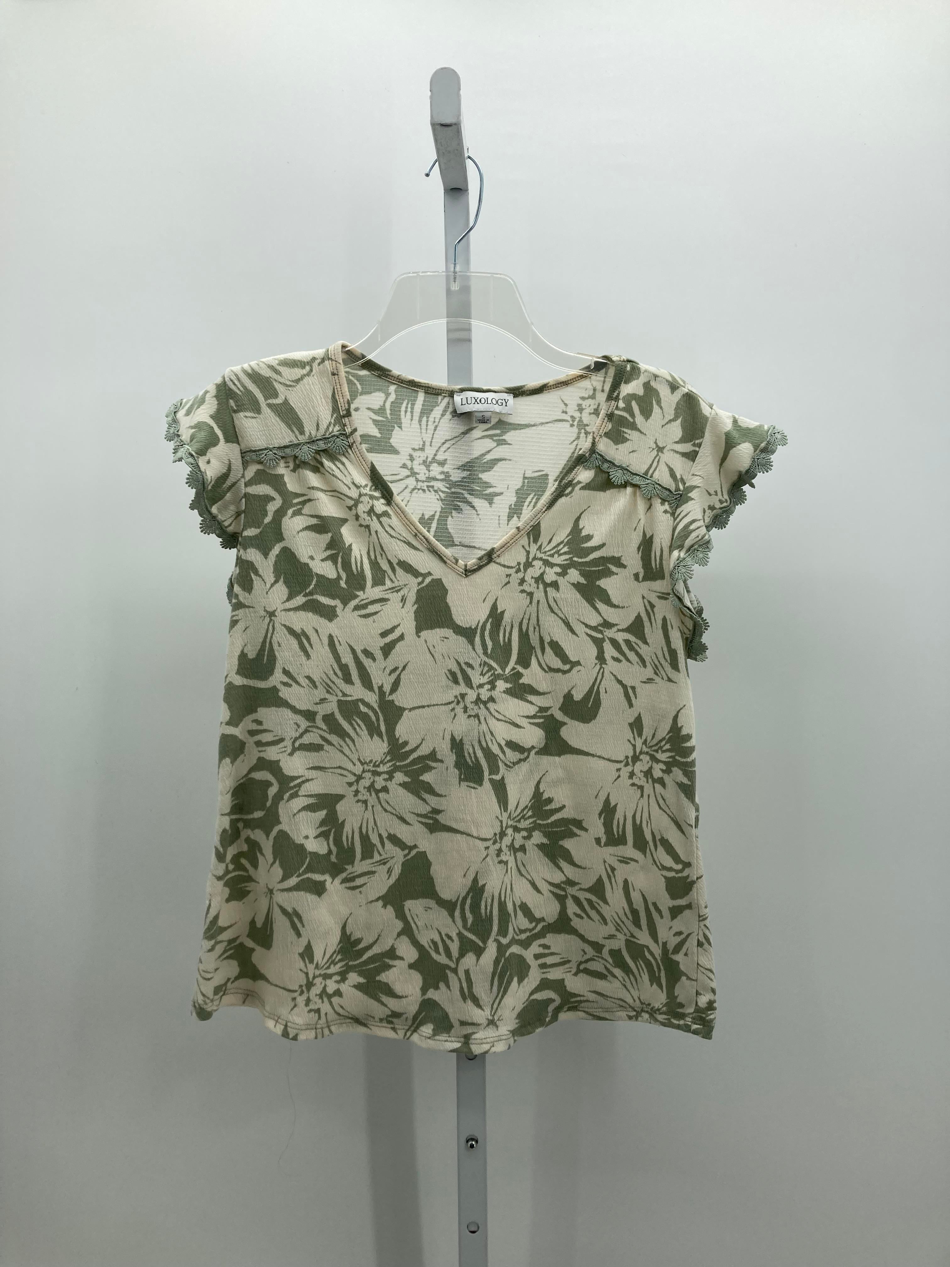 Size Small Misses Short Sleeve Shirt