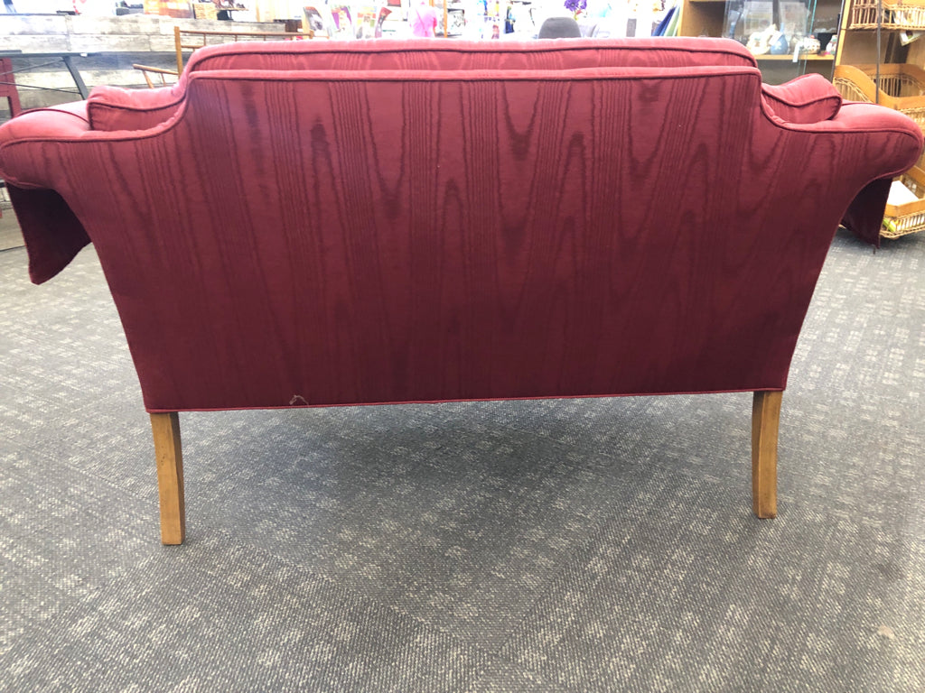 VICTORIAN SOFA W/WOODEN LEGS.