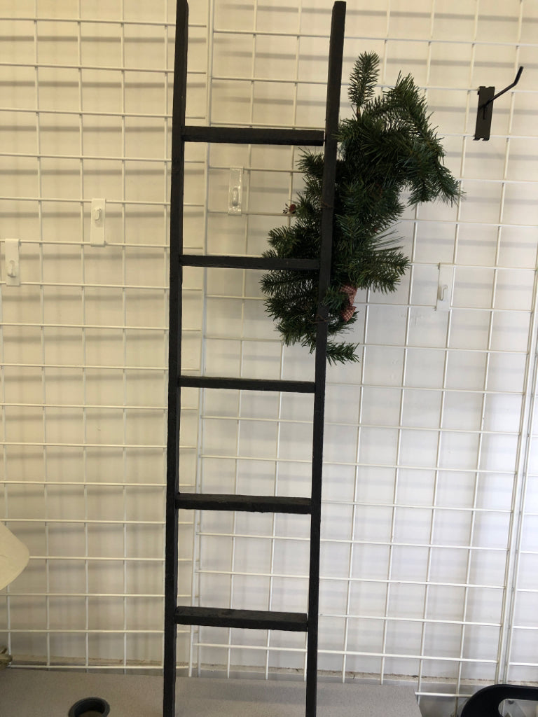 BLACK DECORATIVE LADDER W FAUX GARLAND.