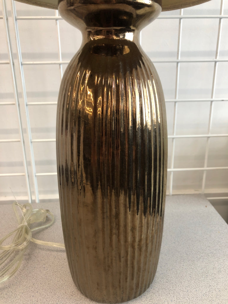 RIBBED METALLIC TABLE LAMP W/LONG CANVAS SHADE.
