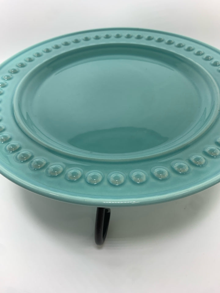 2 TIER METAL SERVING STAND W/TEAL BUBBLE EMBOSSED PLATES.