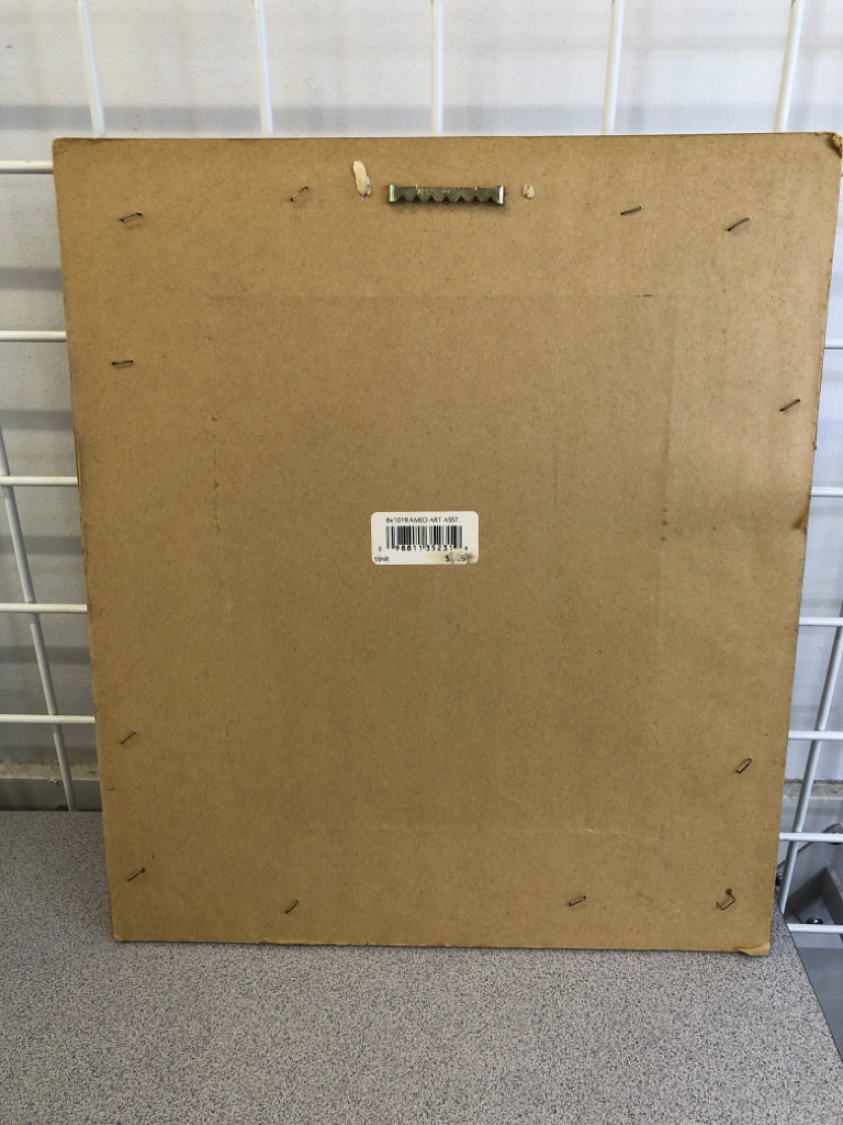 ROOSTER PRINT FACING LEFT IN GOLD FRAME.