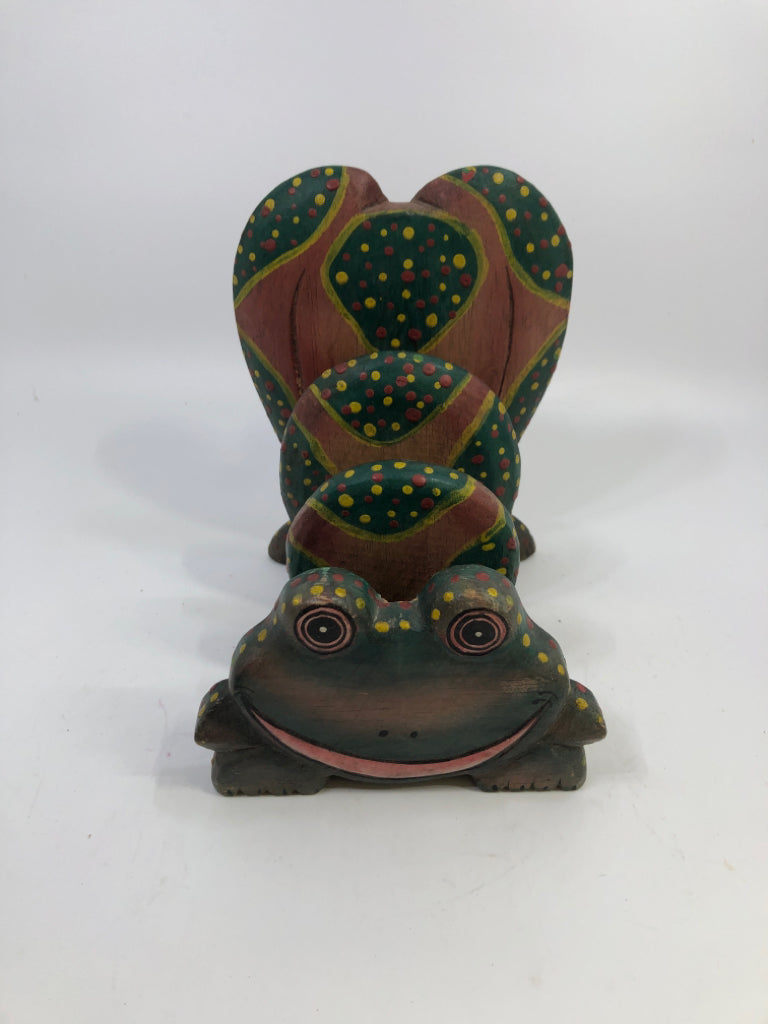 WOOD FROG LETTER ORGANIZER.