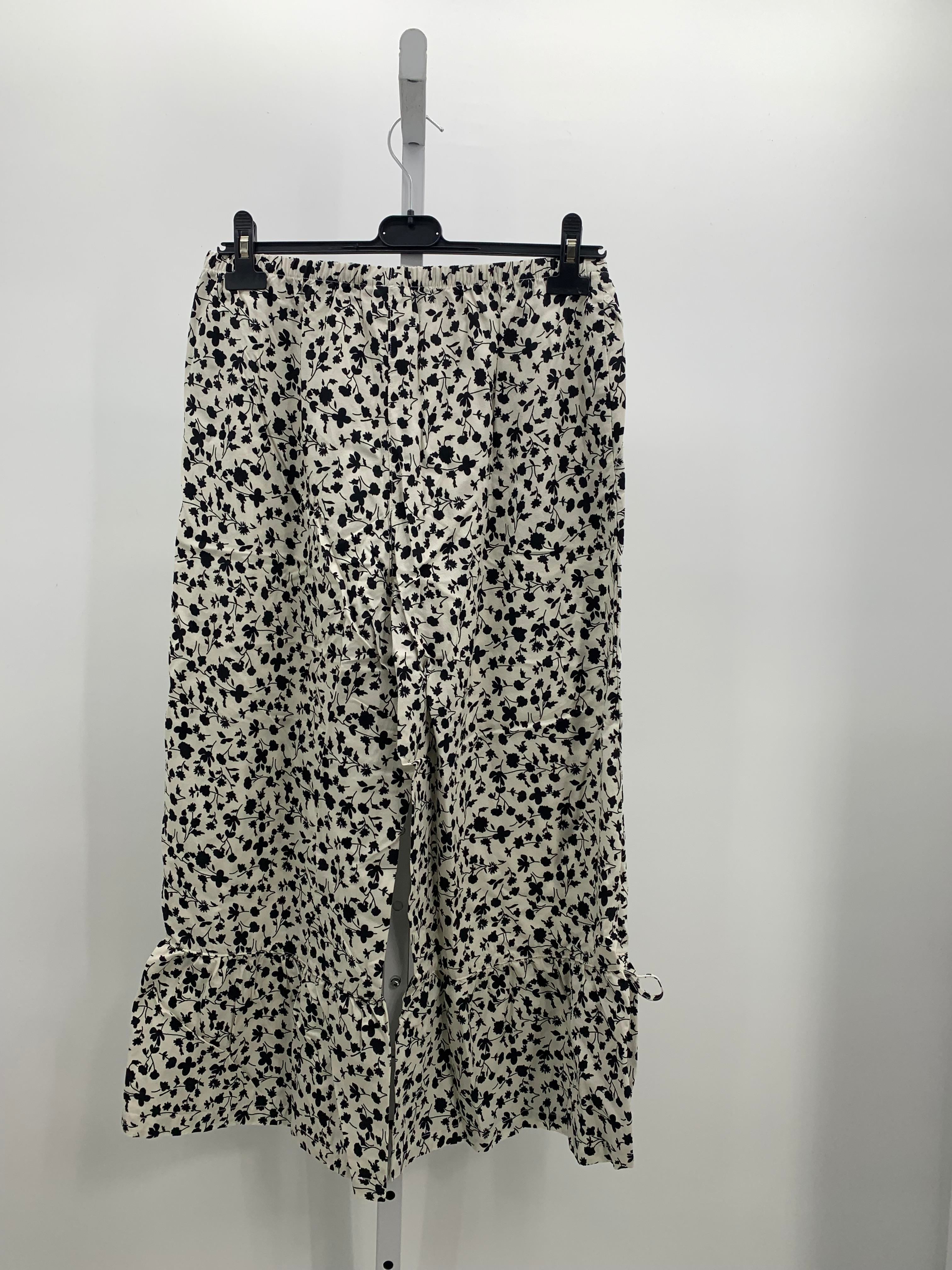 Size Medium Misses Capri Pants