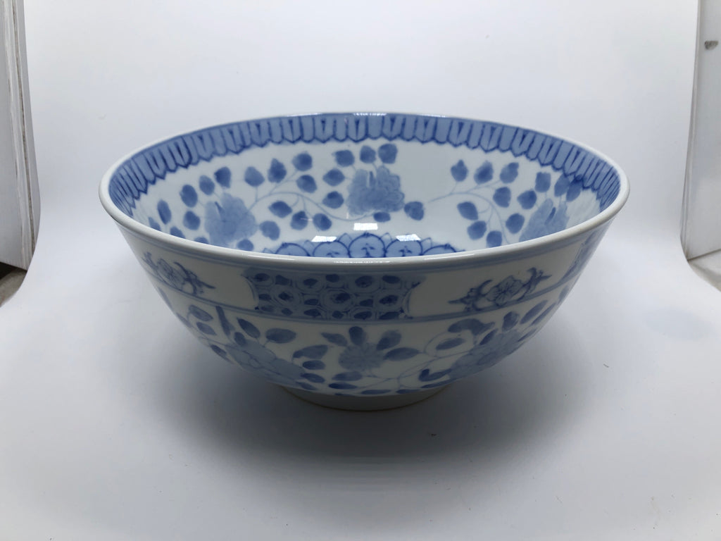 ASIAN BLUE FLORAL CENTERPIECE BOWL.