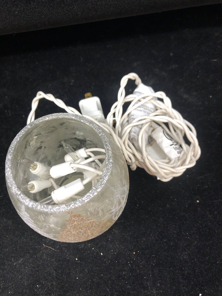 SMALL GLITTER TREE LIGHT UP DECOR.