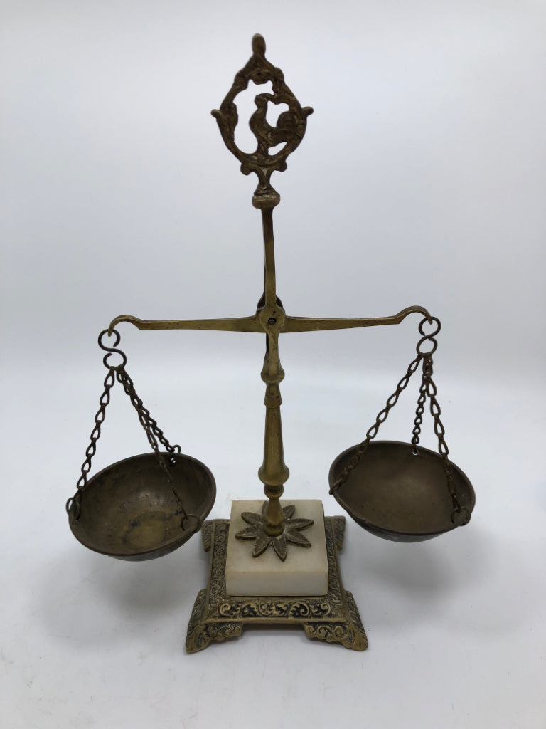 VTG SCALES OF JUSTICE METAL DECOR.