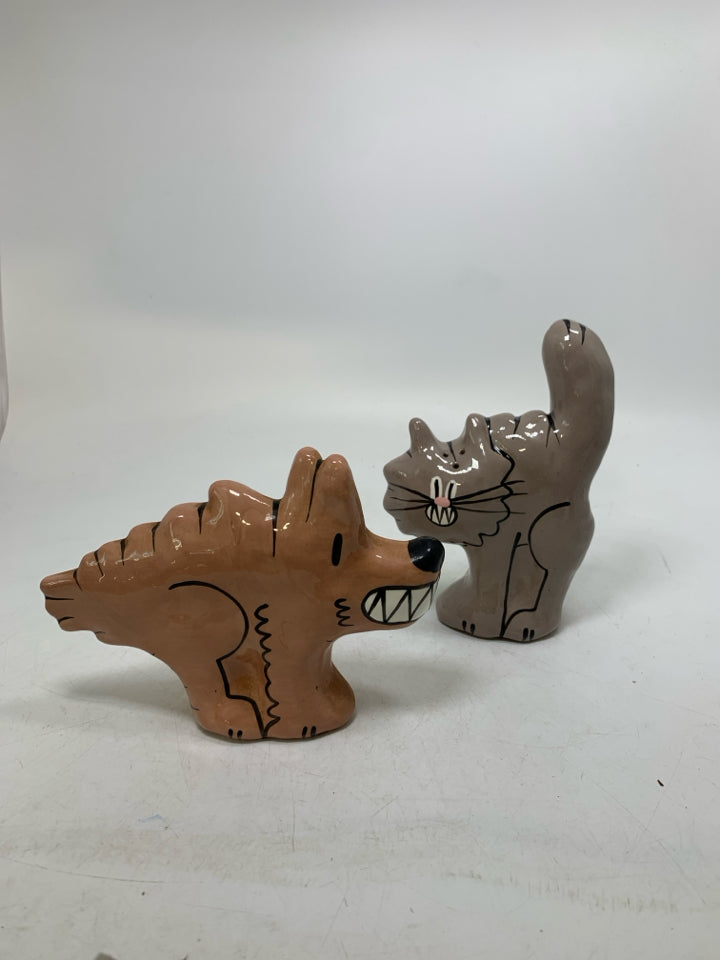 VTG B WARE POTTERY CAT/DOG SALT & PEPPER SHAKERS.