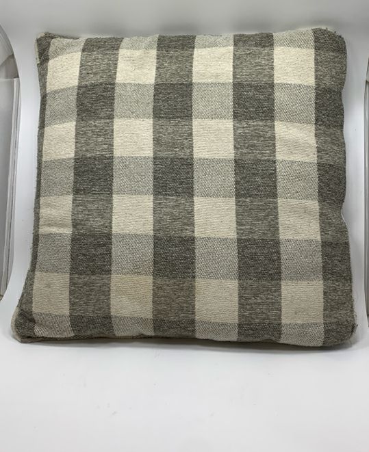 GREY PLAID ACCENT PILLOW.