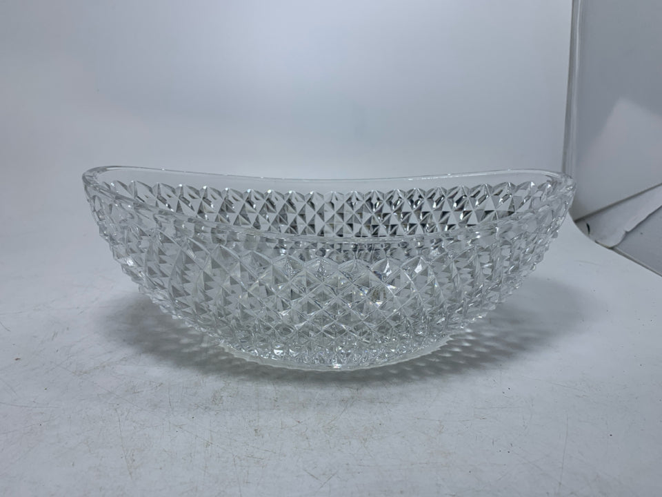 OVAL CRYSTAL TEXTURED DIAMOND PATTERN BOWL.
