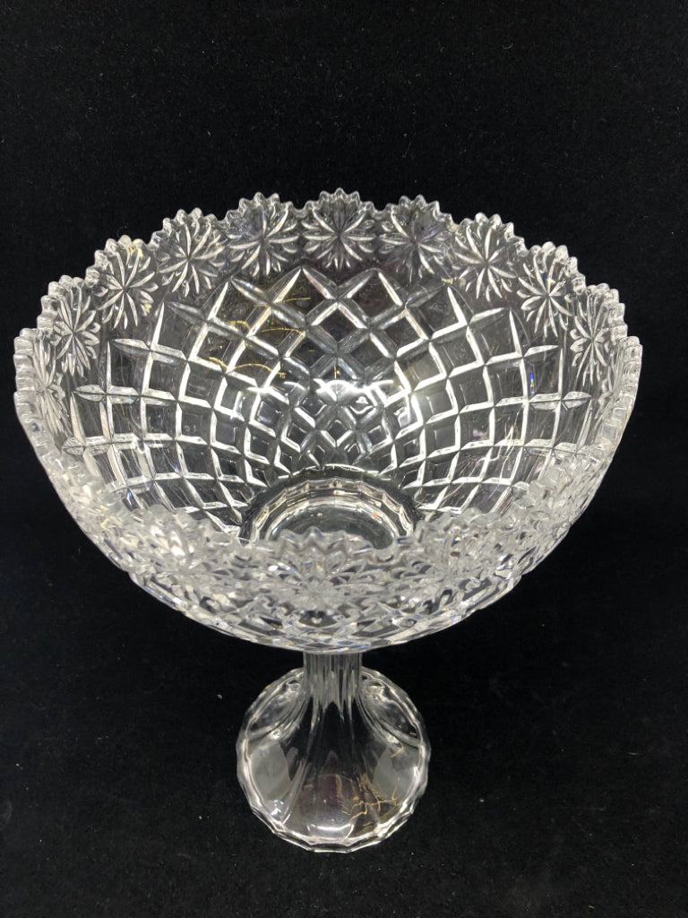 VTG LARGE GLASS CHALICE W/FLOWERS & SAWTOOTH RIM.