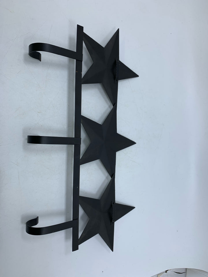 LIGHTWEIGHT 3 HOOK METAL STAR WALL HANGING.