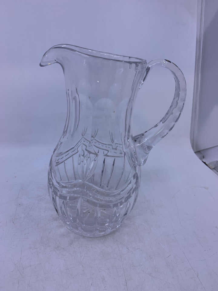 HEAVY CRYSTAL DETAILED PITCHER.