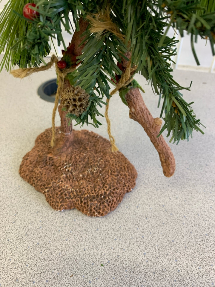 REINDEER ABSTRACT TREE DECOR.