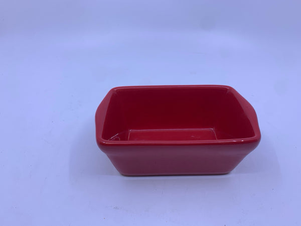 RED RECTANGLE BAKING MINI LOAF DISH.