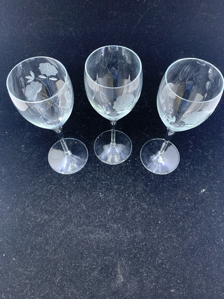 4 DELICATE LONG STEM ETCHED FLOWERS WINE GLASSES.