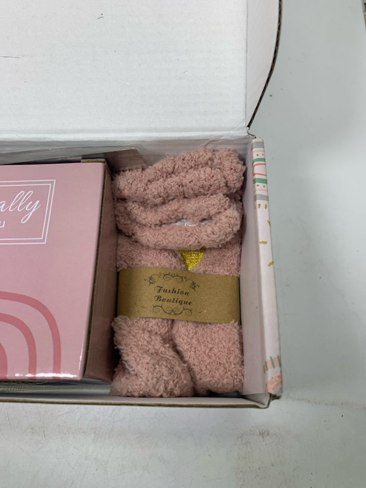 NIP BEST TEACHER EVER 6PC GIFT PACKAGE.