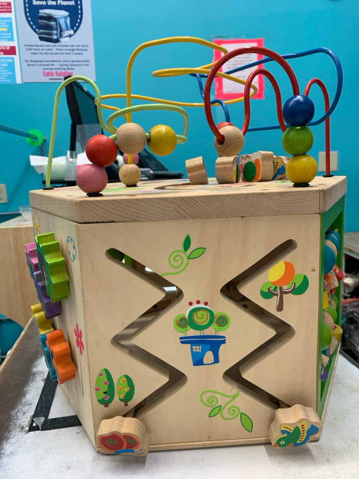 EverEarth Garden Activity Cube.