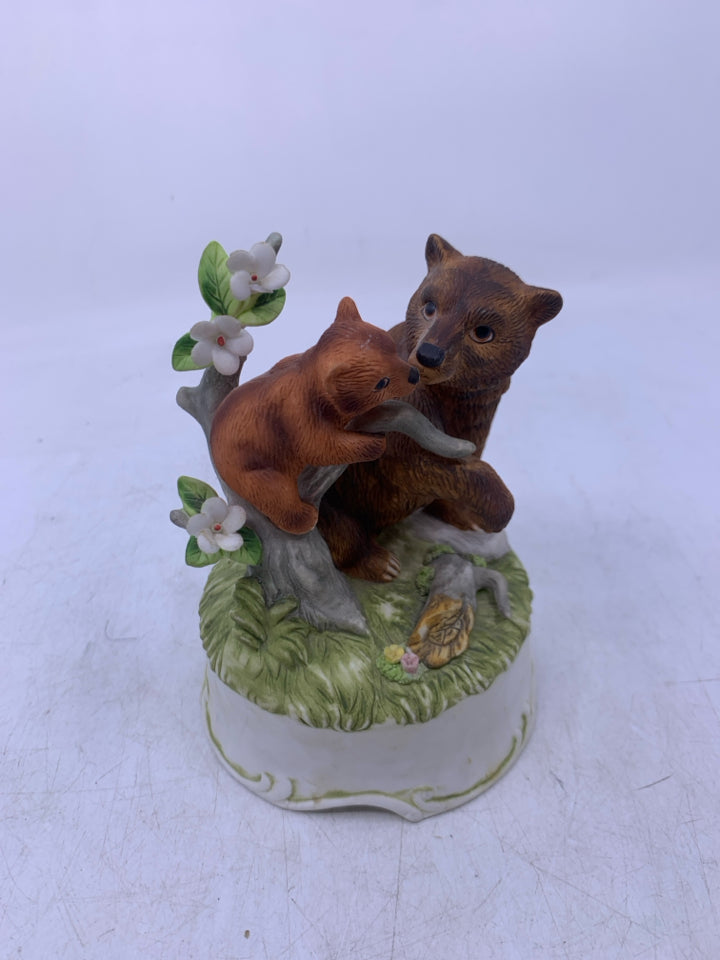MAMA BEAR AND BABY ON TREE CERAMIC.