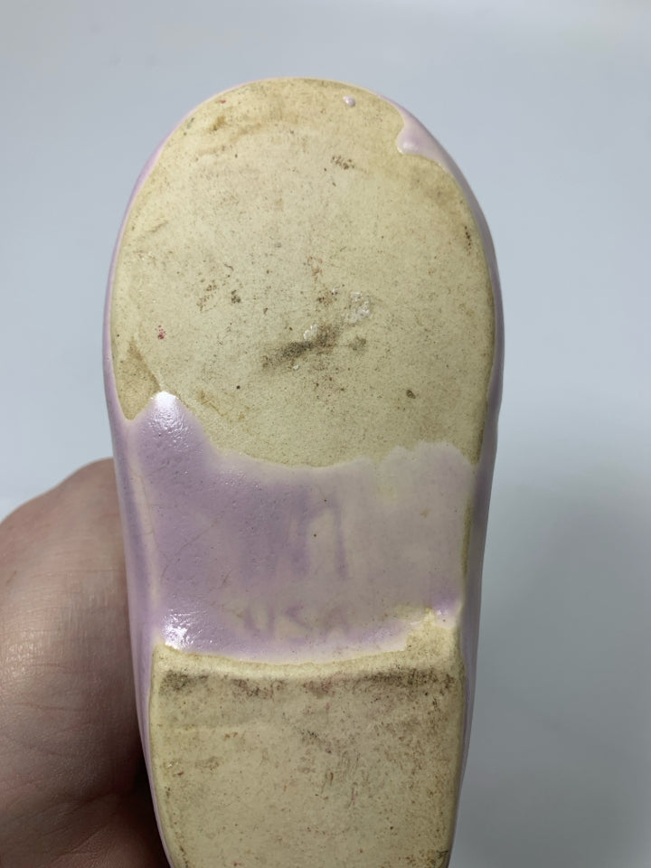 VTG LIGHT PINK POTTERY BABY SHOE USA.