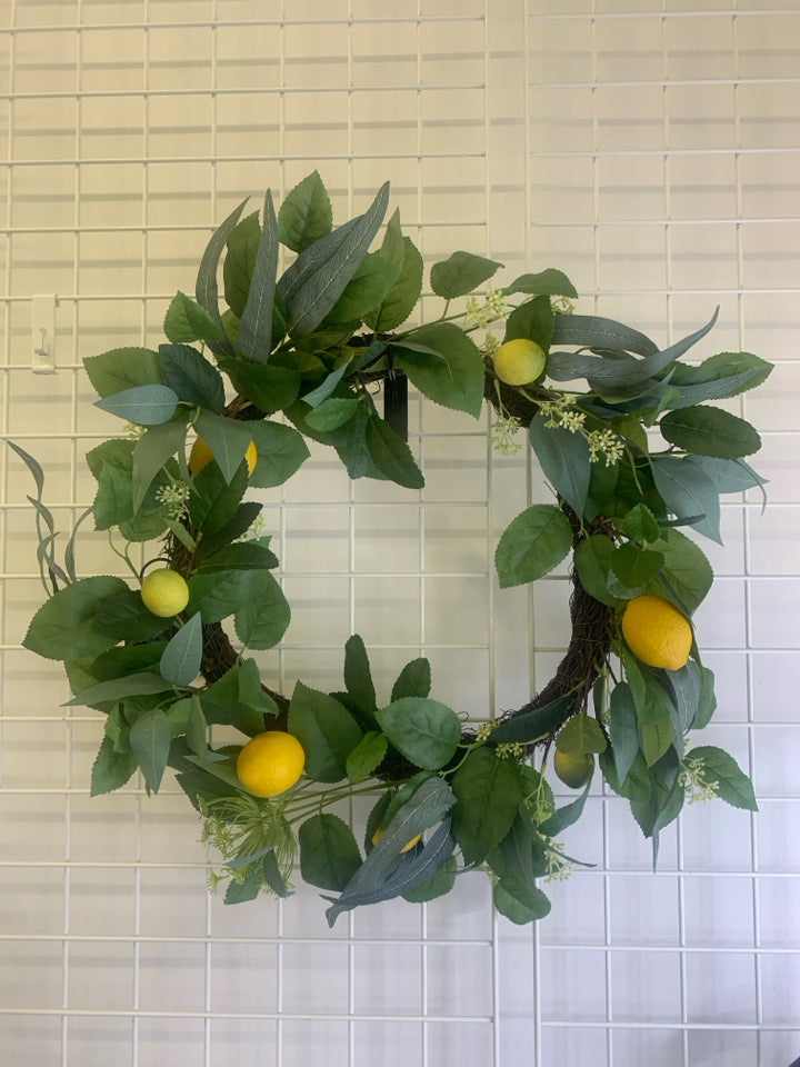 LARGE LEMON WREATH.