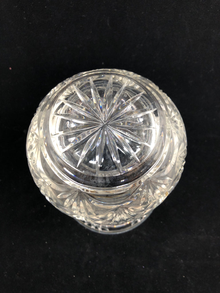 STARBURST PATTERN CUT GLASS VASE.