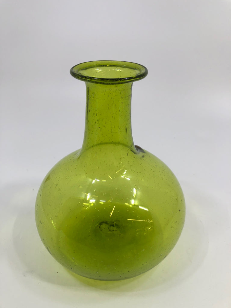 GREEN BLOWN GLASS VASE W/WIDE RIM.