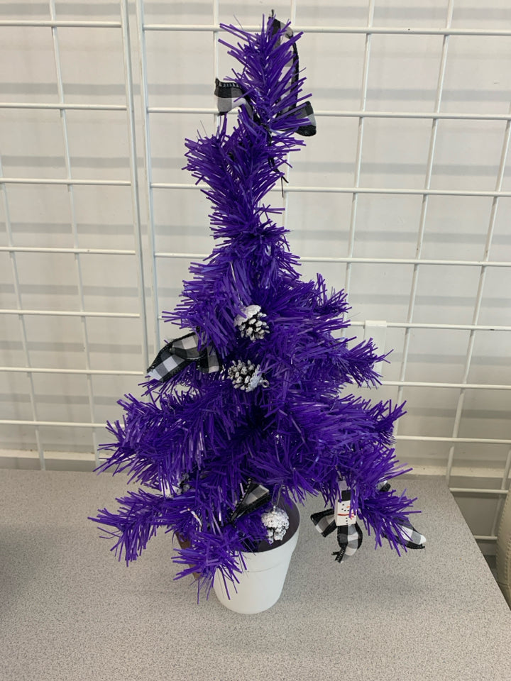 PURPLE CHRISTMAS TREE BLACK/WHITE BOWS/PINECONES.