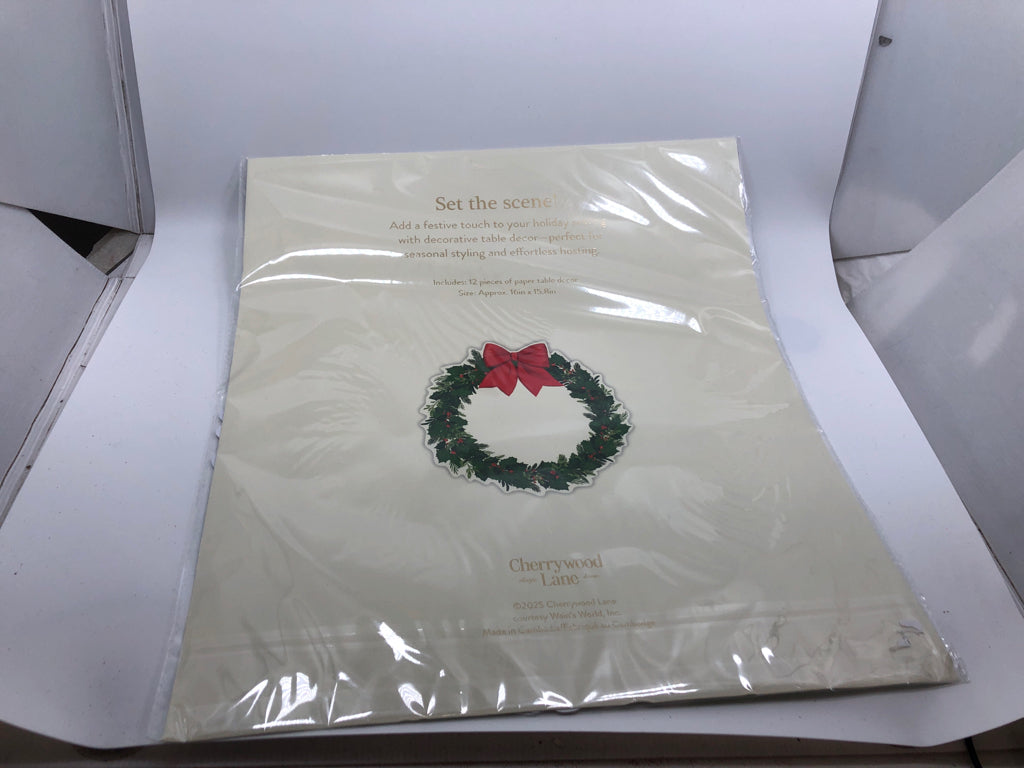NIP WREATH PAPER PLACEMATS
