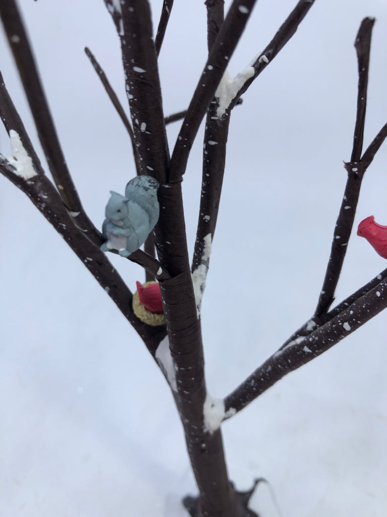DEPARTMENT 56 SNOWY TREE W CARDINALS.