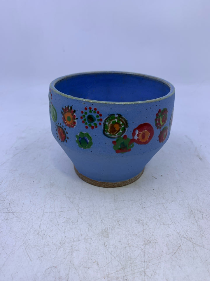SMALL POTTERY PLANTER.