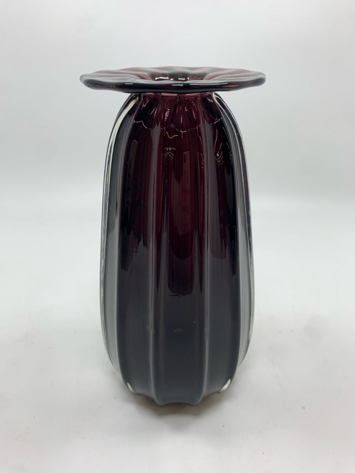 PURPLE BLOWN GLASS RIBBED VASE.