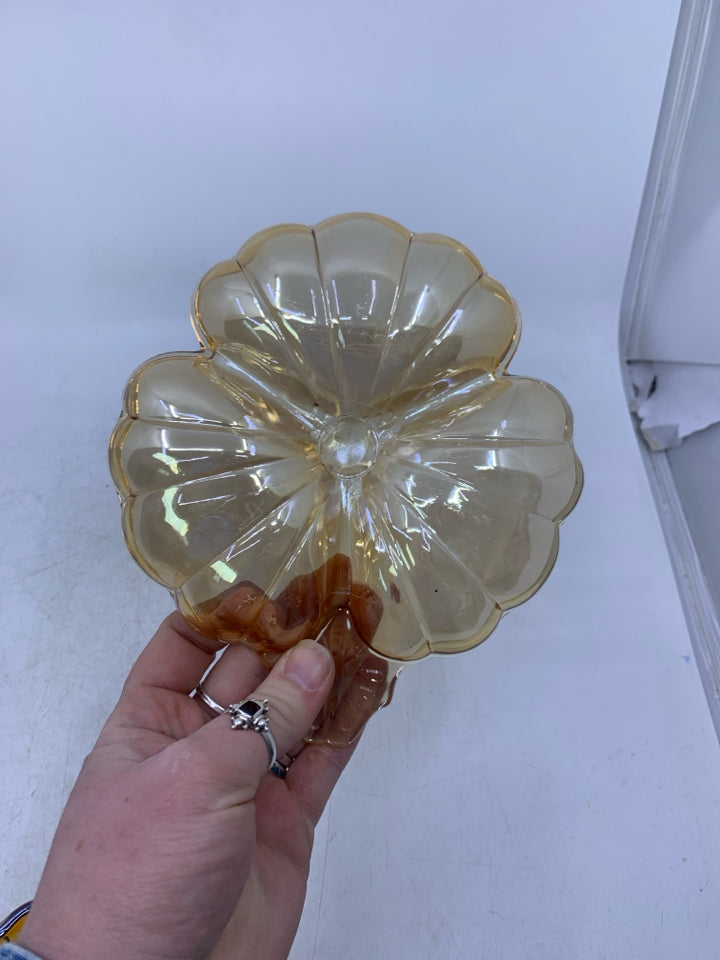 PEACH IRIDESCENT DIVIDED CLOVER SHAPED DISH.