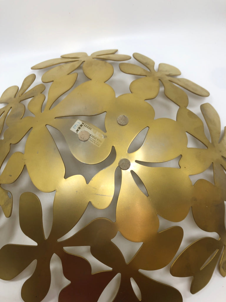 METAL FLOWERS CENTERPIECE BOWL.