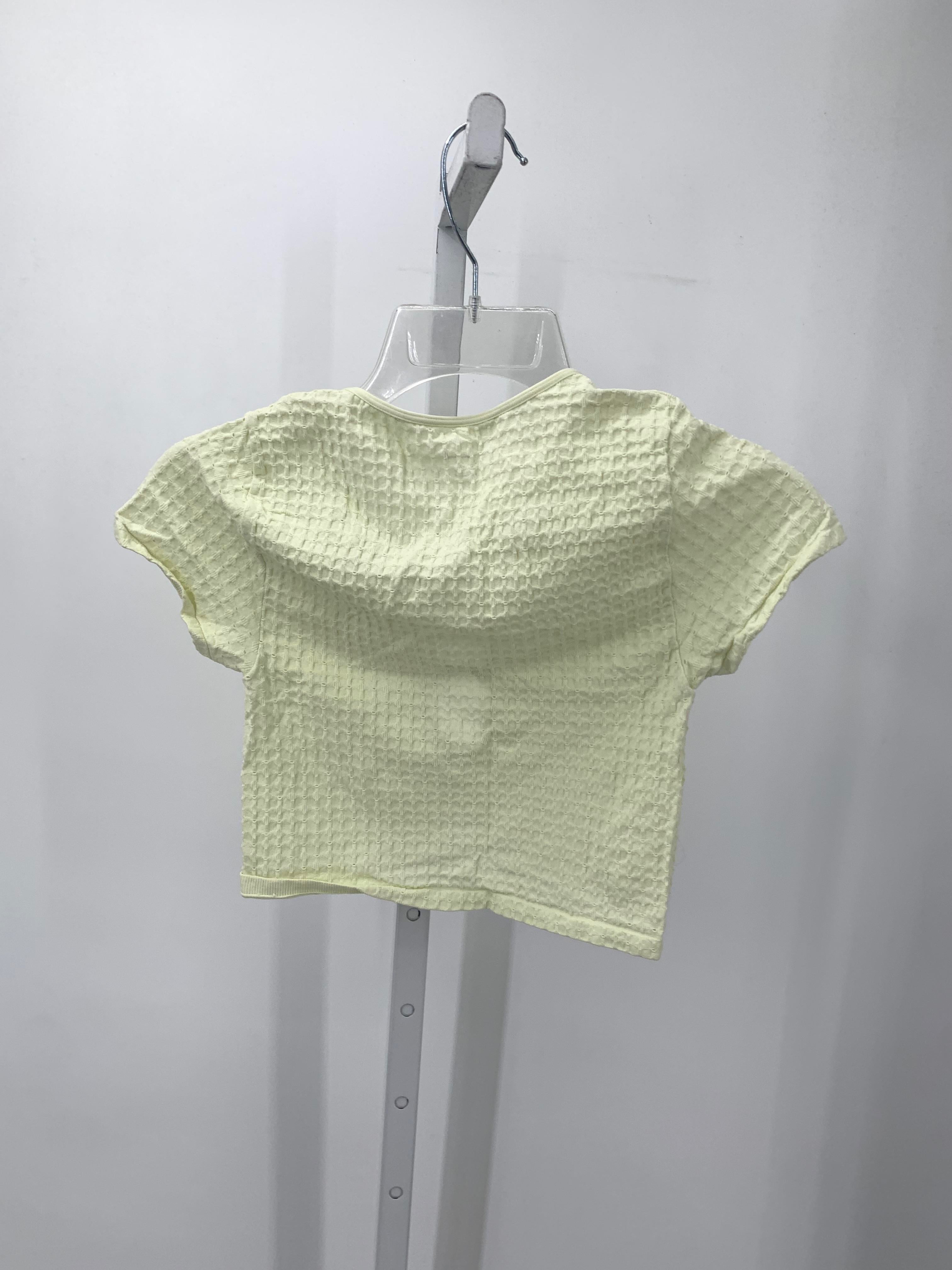 Size Medium Juniors Short Sleeve Shirt