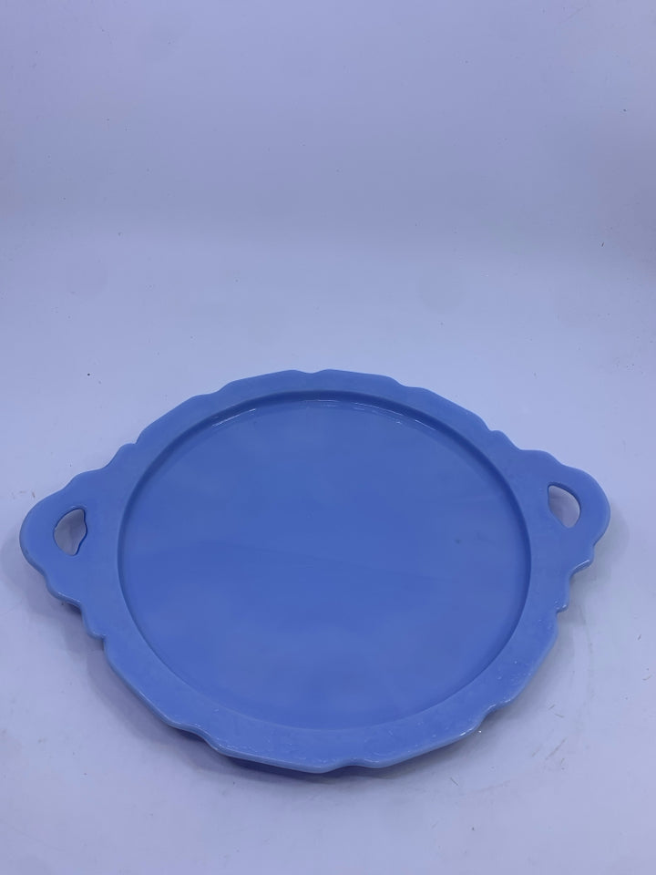 VTG LIGHT BLUE ROUND ETCHED FLORAL SERVING DISH.