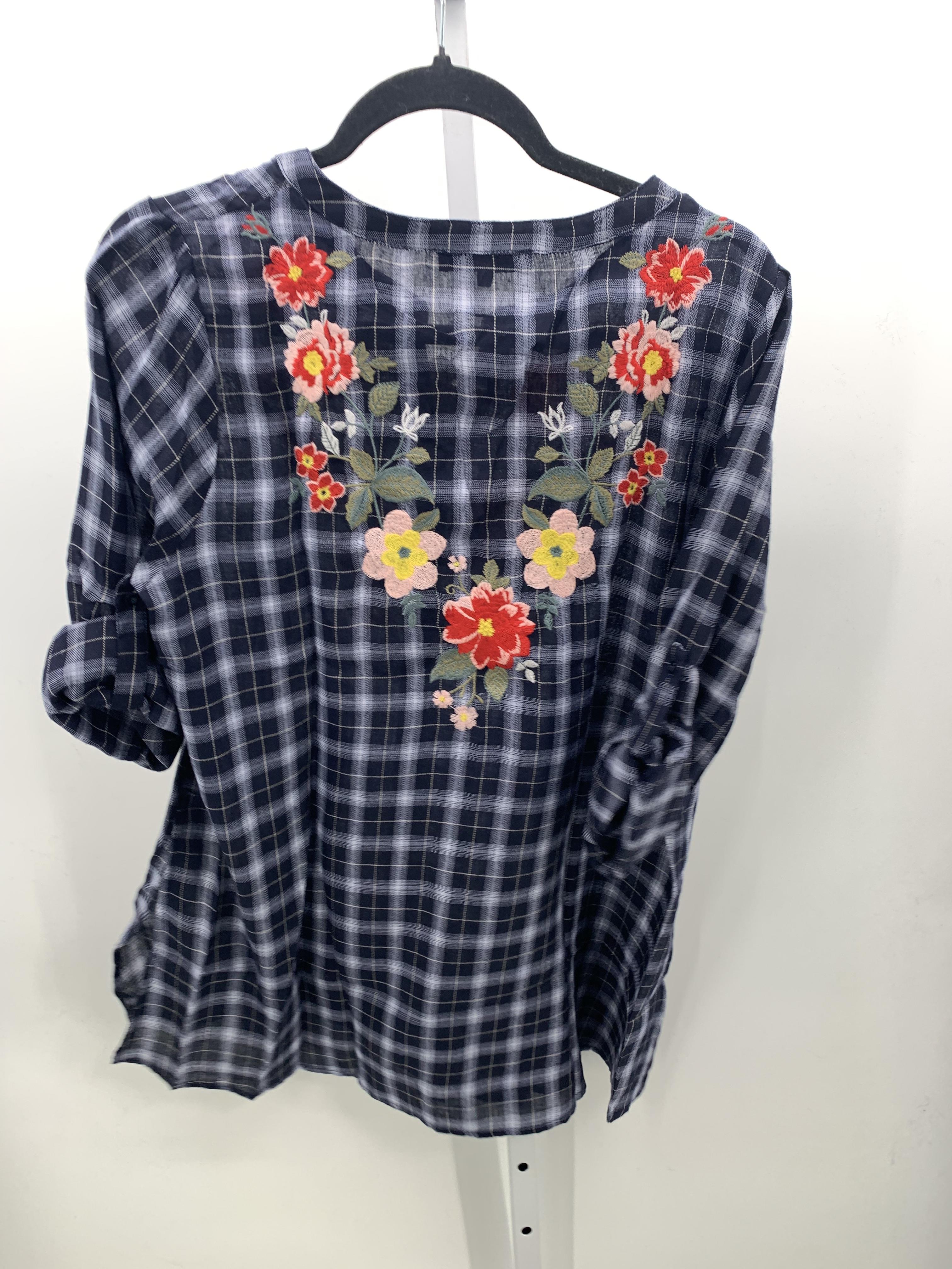 Size Medium Misses 3/4 Sleeve Shirt