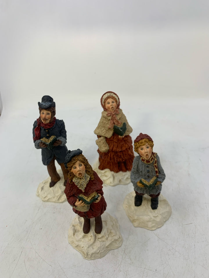 4 VTG RESIN JUNE MCKENNA CAROLER FAMILY.