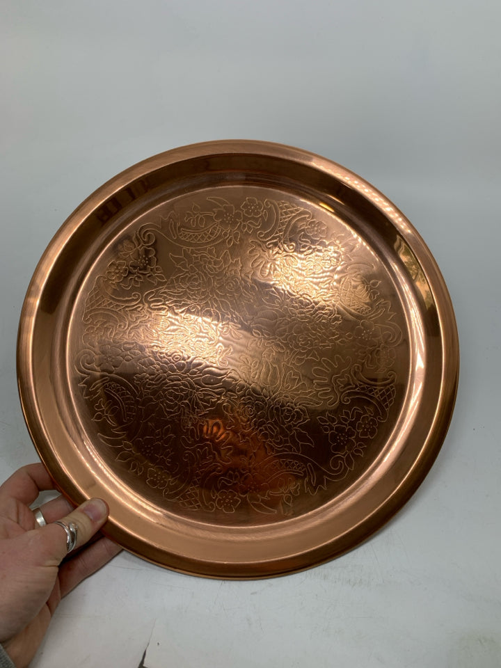 METAL COPPER COLORED TRAY W/ FLORAL DETAILS.