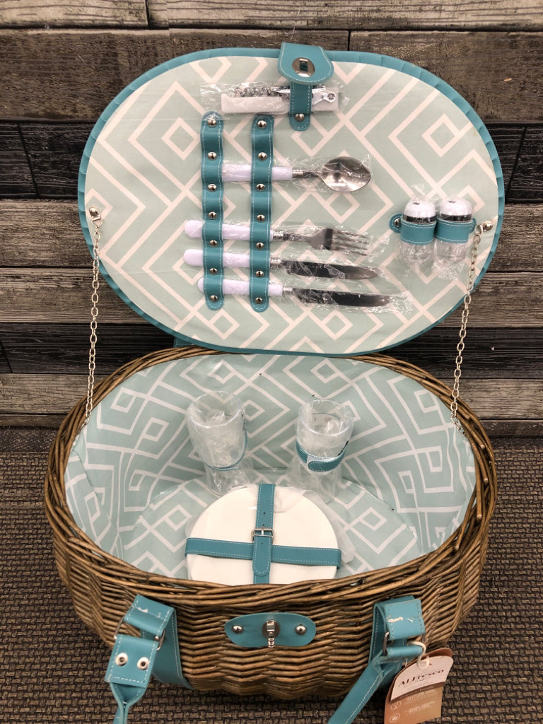 NWT ALFRESCO BLUE LEATHER PICNIC BASKET *MISSING FORK.