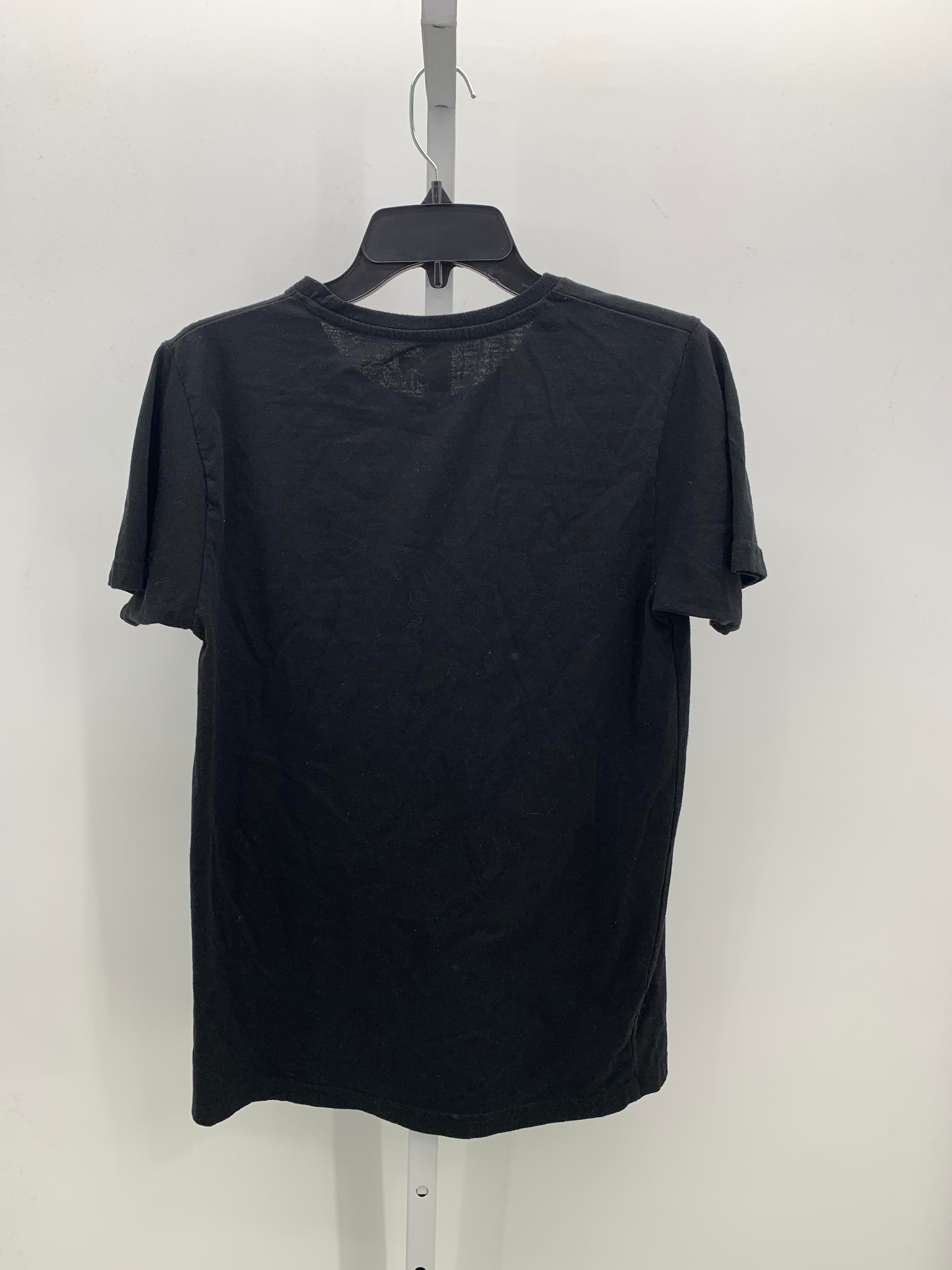 Size Medium Juniors Short Sleeve Shirt
