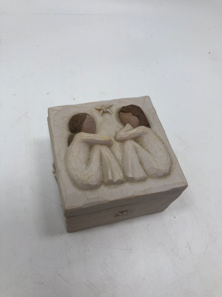 WILLOW TREE "FRIENDSHIP" KEEPSAKE BOX.