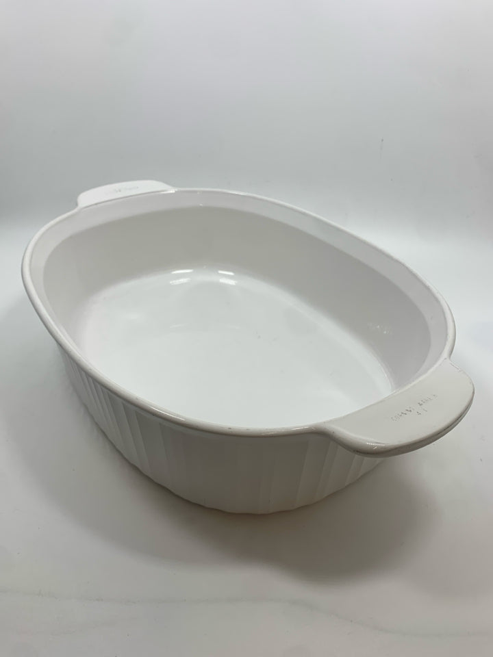 FRENCH WHITE OVAL CASSEROLE DISH - CORNINGWARE.